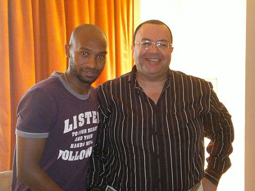 شيكابالا مع رجل الاعمال طارق حافظ وسيط الجلسة
